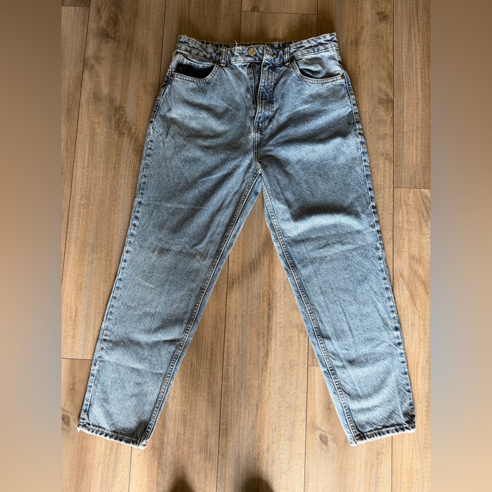 Zara women’s Blue bagging Jeans size8